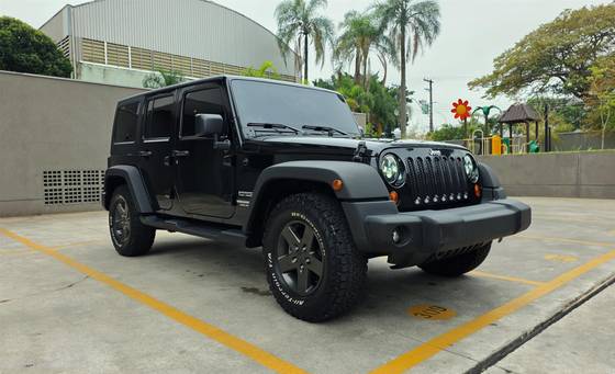 JEEP WRANGLER 3.6 UNLIMITED SPORT 4X4 V6 GASOLINA 4P AUTOMÁTICO