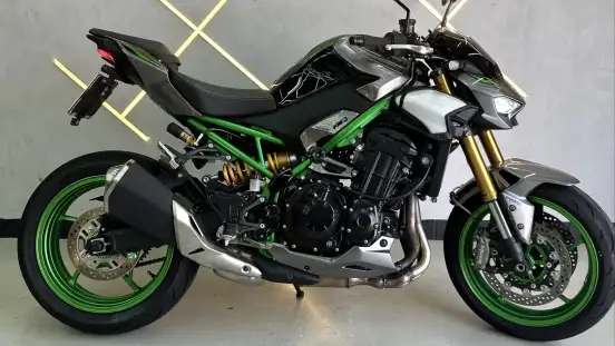 KAWASAKI-Z900 R EDITION-2025