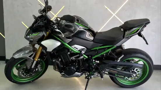 KAWASAKI-Z900 R EDITION KAWASAKI-Z900 R EDITION-2025