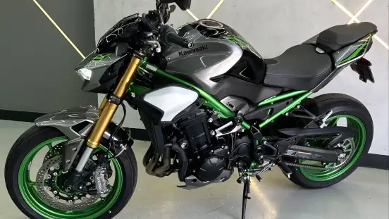 KAWASAKI-Z900 R EDITION-2025
