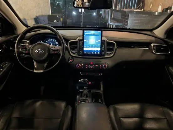 KIA-SORENTO-3.3 V6 GASOLINA EX 7L AUTOMATICO KIA-SORENTO-2016