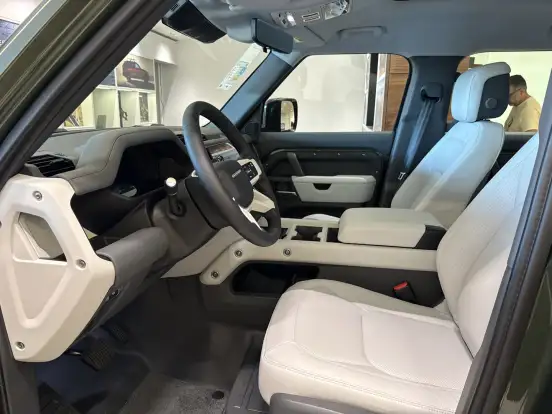 LAND ROVER-DEFENDER-2026