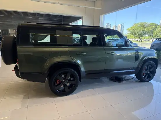 LAND ROVER-DEFENDER-2026