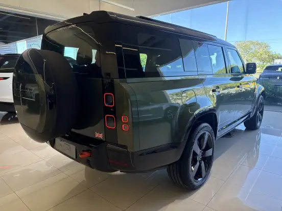LAND ROVER-DEFENDER-2026