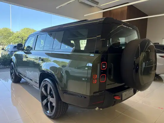 LAND ROVER-DEFENDER-2026