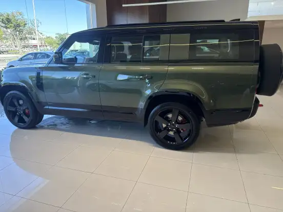 LAND ROVER-DEFENDER-2026