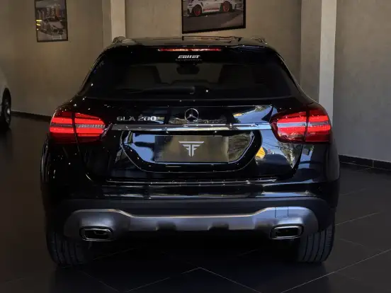 MERCEDES-BENZ-GLA 200-2018