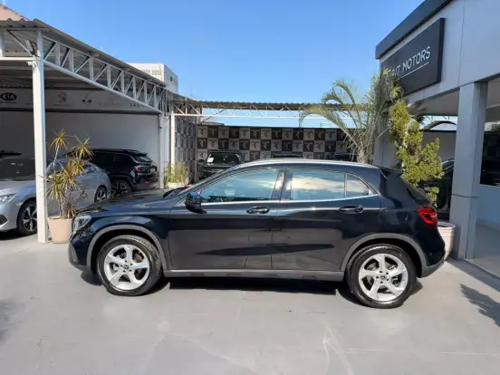 MERCEDES-BENZ-GLA 200-2018