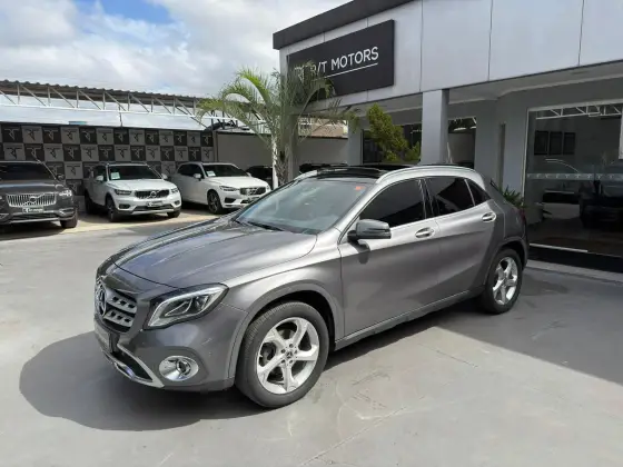 MERCEDES-BENZ GLA 200 1.6 CGI FLEX ENDURO 7G-DCT