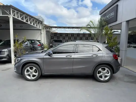 MERCEDES-BENZ-GLA 200-2019