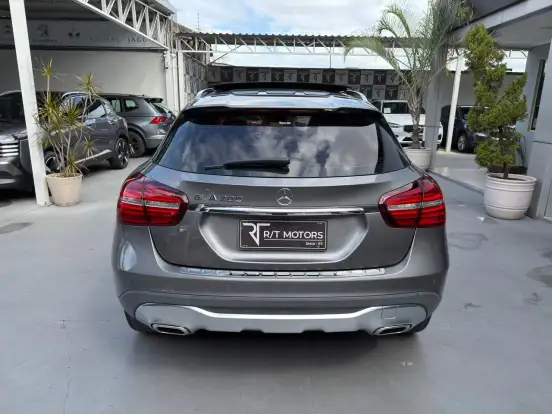 MERCEDES-BENZ-GLA 200-2019