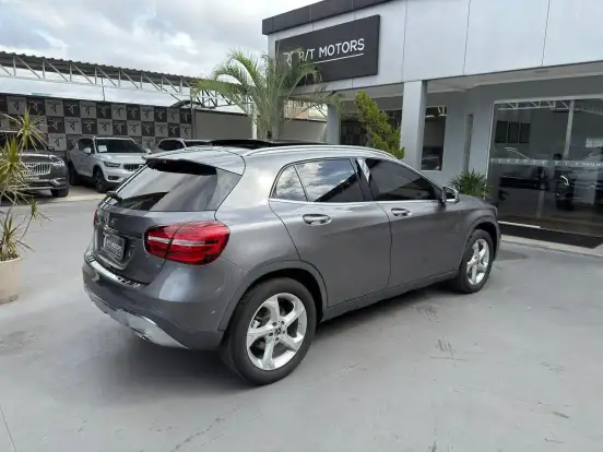 MERCEDES-BENZ-GLA 200-2019
