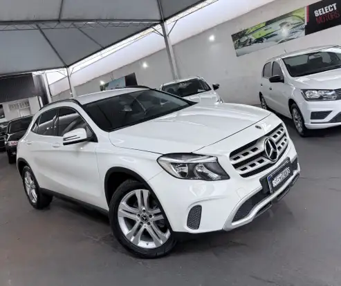 MERCEDES-BENZ-GLA 200-2017
