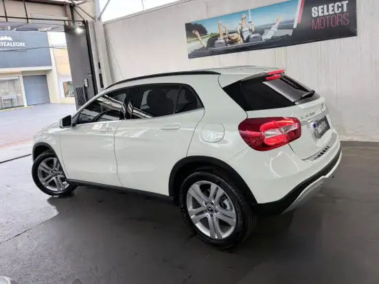 MERCEDES-BENZ-GLA 200-1.6 CGI FLEX STYLE 7G-DCT MERCEDES-BENZ-GLA 200-2017