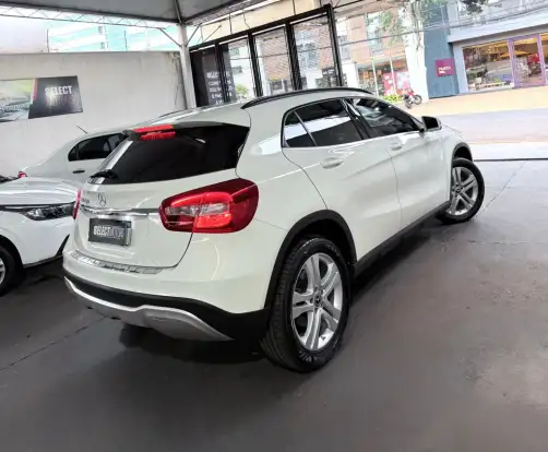 MERCEDES-BENZ-GLA 200-1.6 CGI FLEX STYLE 7G-DCT MERCEDES-BENZ-GLA 200-2017