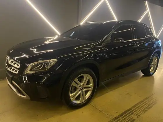 MERCEDES-BENZ GLA 200 1.6 CGI FLEX STYLE 7G-DCT