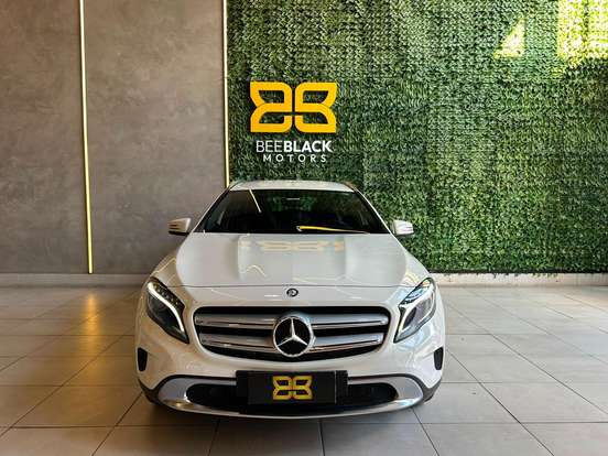 MERCEDES-BENZ-GLA 200-2015