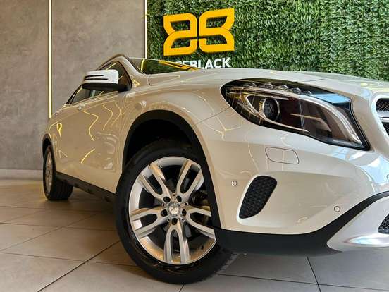 MERCEDES-BENZ-GLA 200-1.6 CGI ADVANCE 16V TURBO FLEX 4P AUTOMÁTICO MERCEDES-BENZ-GLA 200-2015