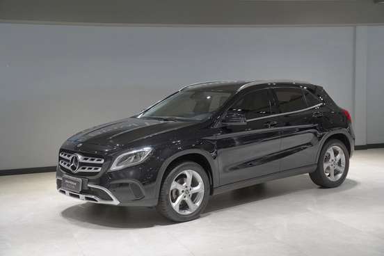 MERCEDES-BENZ-GLA 200-2019