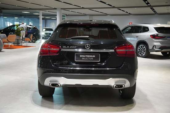 MERCEDES-BENZ-GLA 200-2019