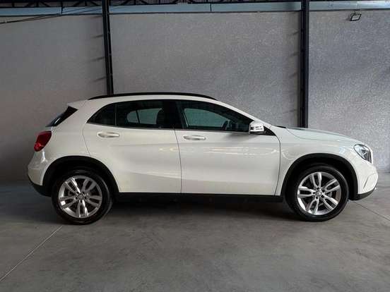 MERCEDES-BENZ-GLA 200-1.6 CGI STYLE 16V TURBO FLEX 4P AUTOMÁTICO MERCEDES-BENZ-GLA 200-2017