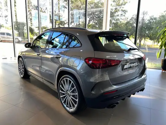 MERCEDES-BENZ-GLA 35 AMG-2026