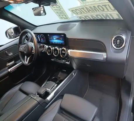 MERCEDES-BENZ-GLB 200-2021
