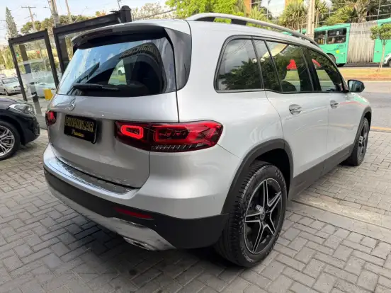 MERCEDES-BENZ-GLB 200-2020