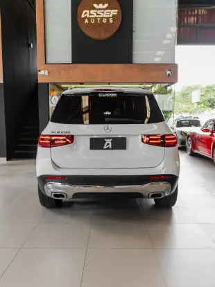 MERCEDES-BENZ-GLB 200-2023