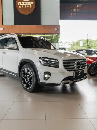 MERCEDES-BENZ-GLB 200-2023