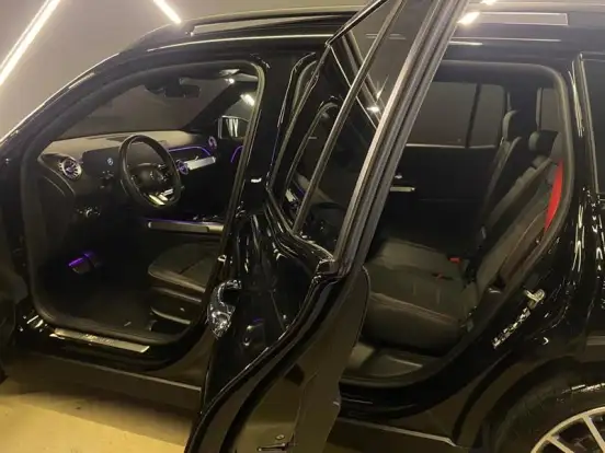 MERCEDES-BENZ-GLB 35 AMG-2023