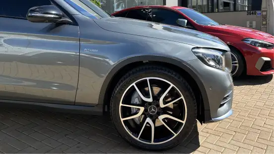 MERCEDES-BENZ-GLC 43 AMG-2019