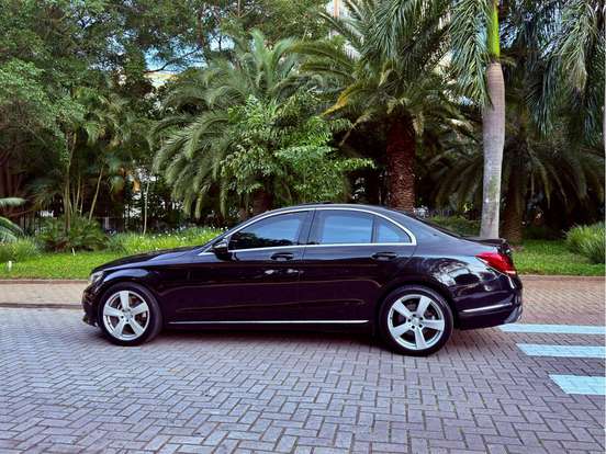 MERCEDES-BENZ-C 200-2.0 CGI AVANTGARDE 16V GASOLINA 4P AUTOMÁTICO MERCEDES-BENZ-C 200-2015