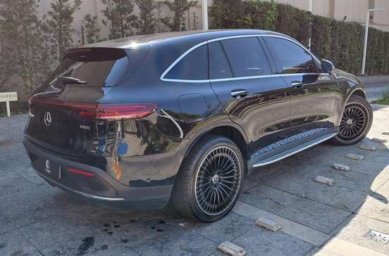 MERCEDES-BENZ-EQC 400-2023