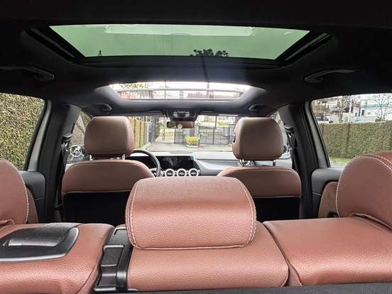 MERCEDES-BENZ-GLA 200-2024