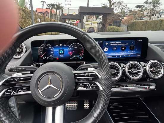 MERCEDES-BENZ-GLA 200-2024