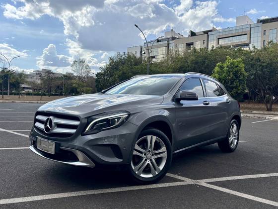 MERCEDES-BENZ GLA 200 1.6 CGI ADVANCE 16V TURBO FLEX 4P AUTOMÁTICO