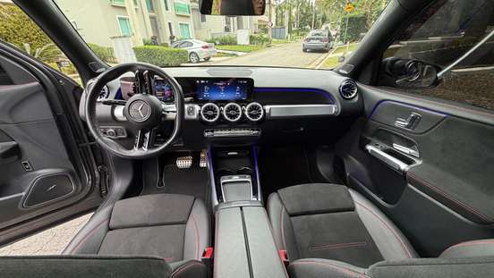 MERCEDES-BENZ-GLB 220-2024