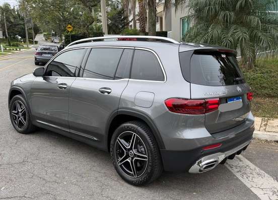 MERCEDES-BENZ-GLB 220-2024