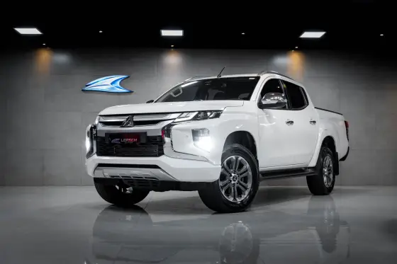 MITSUBISHI L200 TRITON 2.4 16V TURBO DIESEL SPORT HPE-S CD 4P 4X4 AUTOMÁTICO