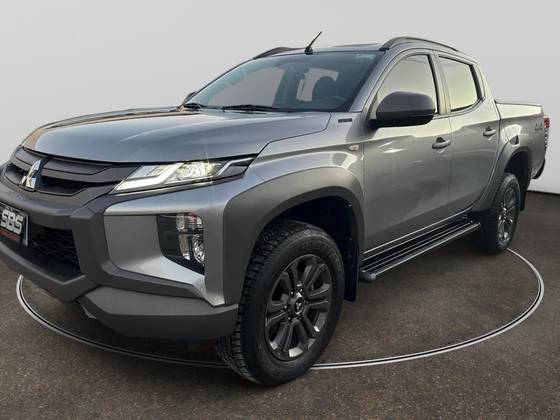 MITSUBISHI L200 TRITON 2.4 16V TURBO DIESEL OUTDOOR GLS CD 4X4 AUTOMÁTICO