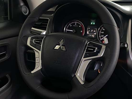 MITSUBISHI-L200 TRITON-2.4 16V TURBO DIESEL SPORT HPE CD 4P 4X4 AUTOMÁTICO MITSUBISHI-L200 TRITON-2018
