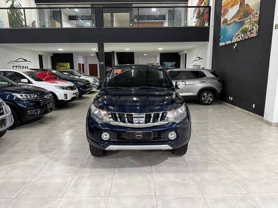 MITSUBISHI L200 TRITON 2.4 16V TURBO DIESEL SPORT HPE CD 4P 4X4 AUTOMÁTICO