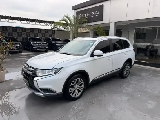 MITSUBISHI-OUTLANDER-2.2 4X4 16V DIESEL 4P AUTOMÁTICO MITSUBISHI-OUTLANDER-2017