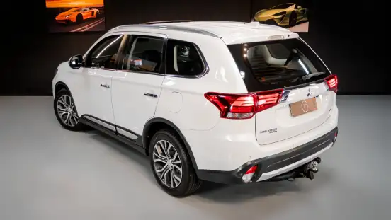 MITSUBISHI-OUTLANDER-2017