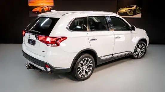 MITSUBISHI-OUTLANDER-2017