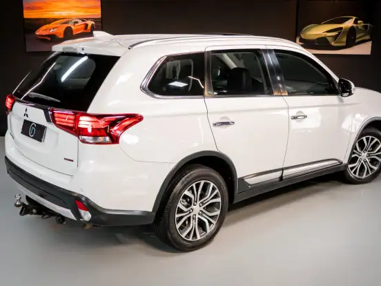 MITSUBISHI-OUTLANDER-2.2 4X4 16V DIESEL 4P AUTOMÁTICO MITSUBISHI-OUTLANDER-2017
