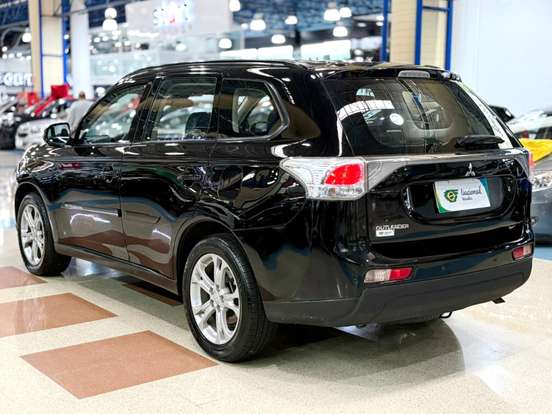 MITSUBISHI-OUTLANDER-2.0 16V GASOLINA 4P AUTOMÁTICO MITSUBISHI-OUTLANDER-2013