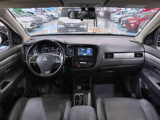 MITSUBISHI-OUTLANDER-2.0 16V GASOLINA 4P AUTOMÁTICO MITSUBISHI-OUTLANDER-2013