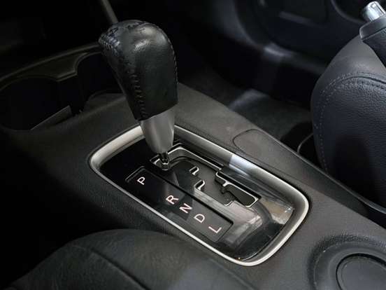 MITSUBISHI-OUTLANDER-2013